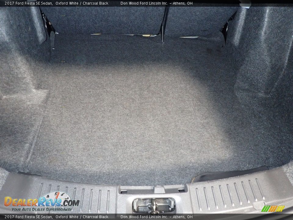 2017 Ford Fiesta SE Sedan Oxford White / Charcoal Black Photo #13