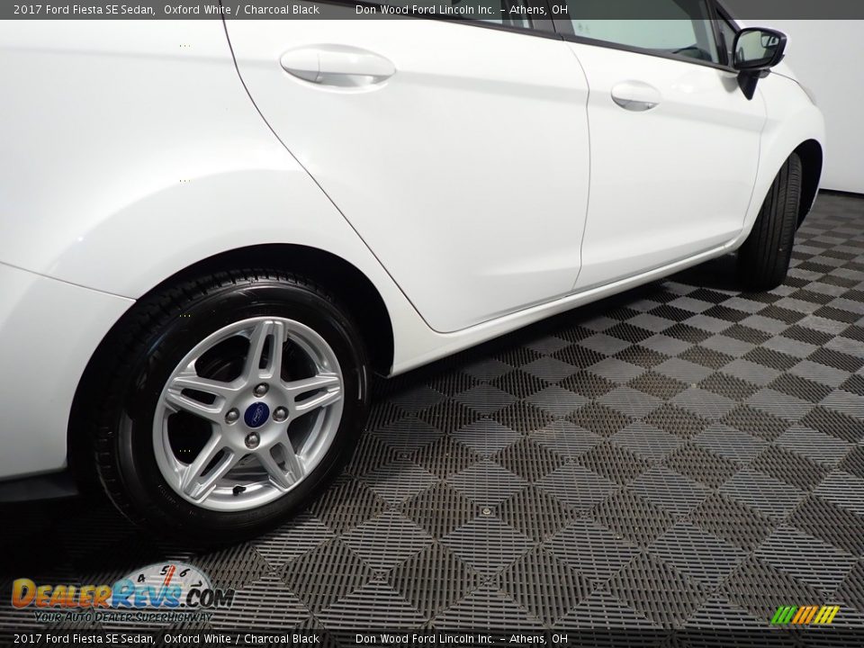 2017 Ford Fiesta SE Sedan Oxford White / Charcoal Black Photo #15