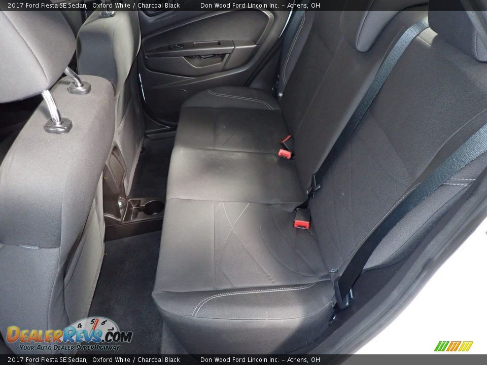2017 Ford Fiesta SE Sedan Oxford White / Charcoal Black Photo #22