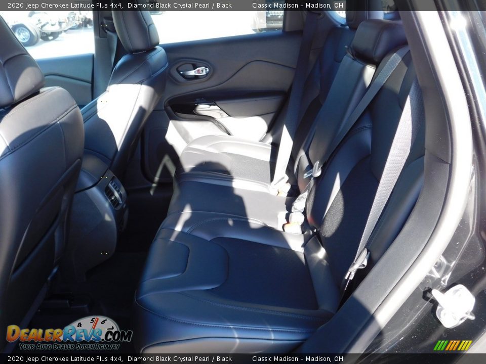 2020 Jeep Cherokee Latitude Plus 4x4 Diamond Black Crystal Pearl / Black Photo #10