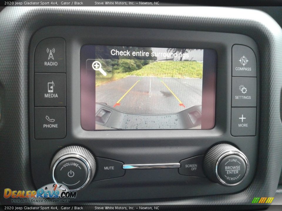 Controls of 2020 Jeep Gladiator Sport 4x4 Photo #23