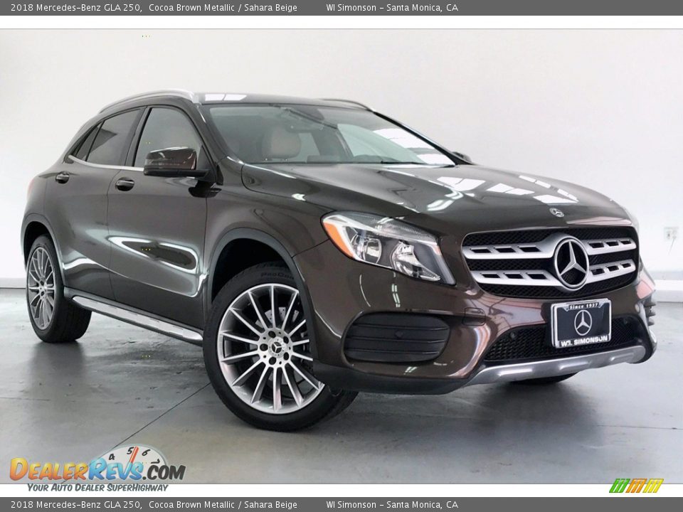 Front 3/4 View of 2018 Mercedes-Benz GLA 250 Photo #34