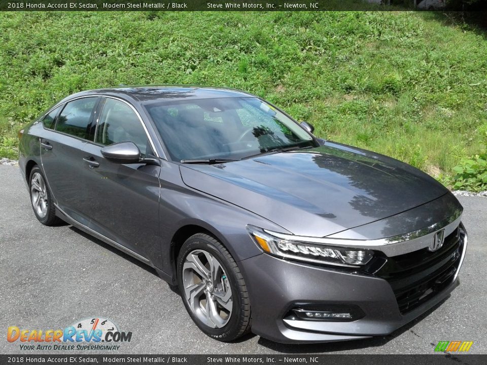 Front 3/4 View of 2018 Honda Accord EX Sedan Photo #4