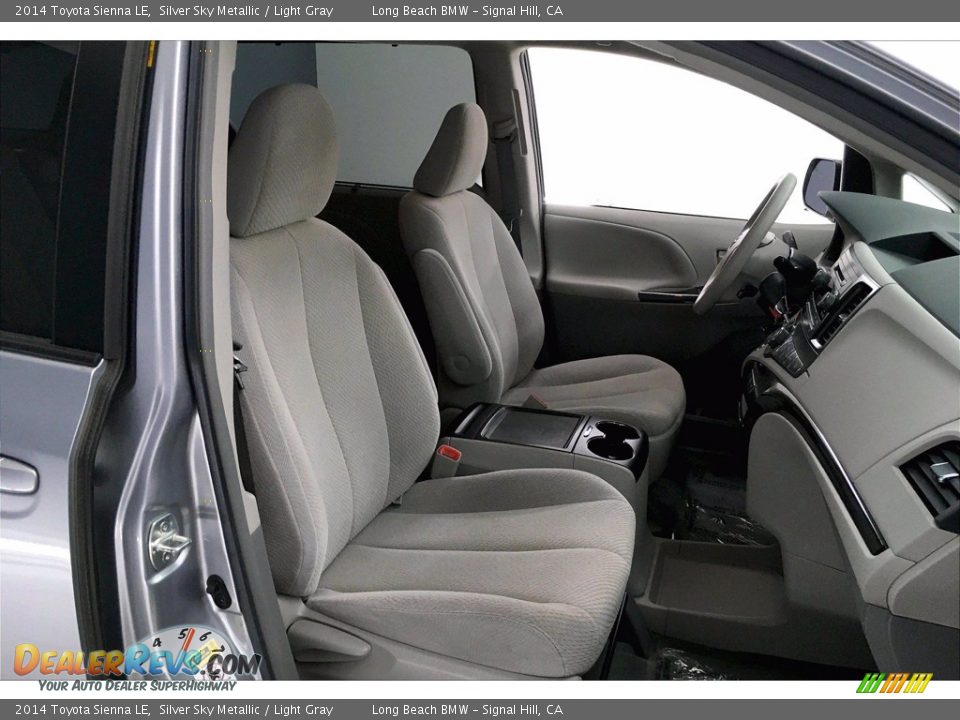 2014 Toyota Sienna LE Silver Sky Metallic / Light Gray Photo #6