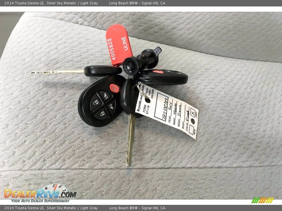 2014 Toyota Sienna LE Silver Sky Metallic / Light Gray Photo #11