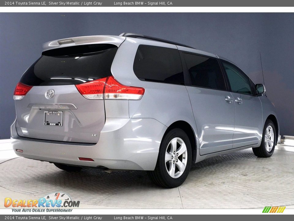 2014 Toyota Sienna LE Silver Sky Metallic / Light Gray Photo #13