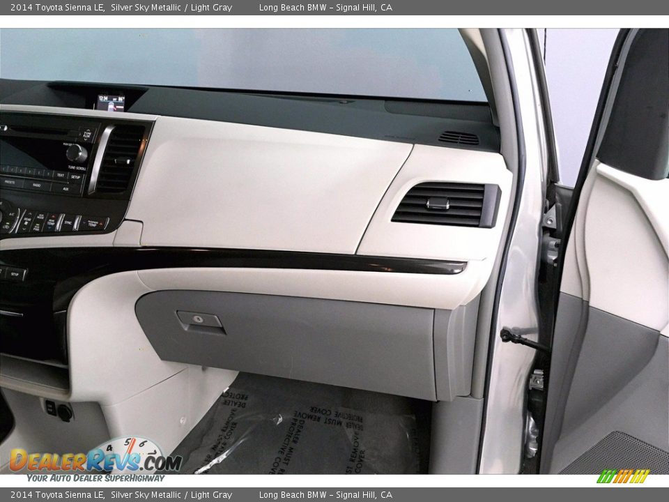 2014 Toyota Sienna LE Silver Sky Metallic / Light Gray Photo #22