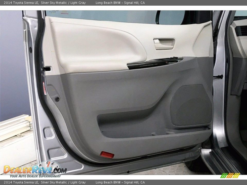 2014 Toyota Sienna LE Silver Sky Metallic / Light Gray Photo #23