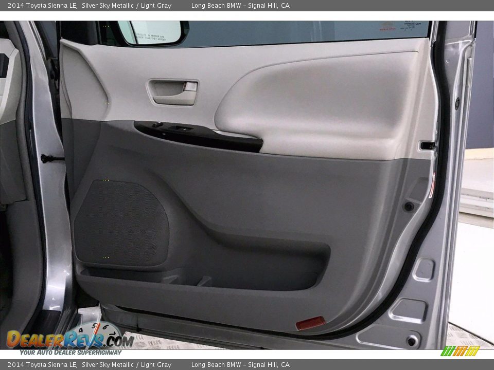2014 Toyota Sienna LE Silver Sky Metallic / Light Gray Photo #24