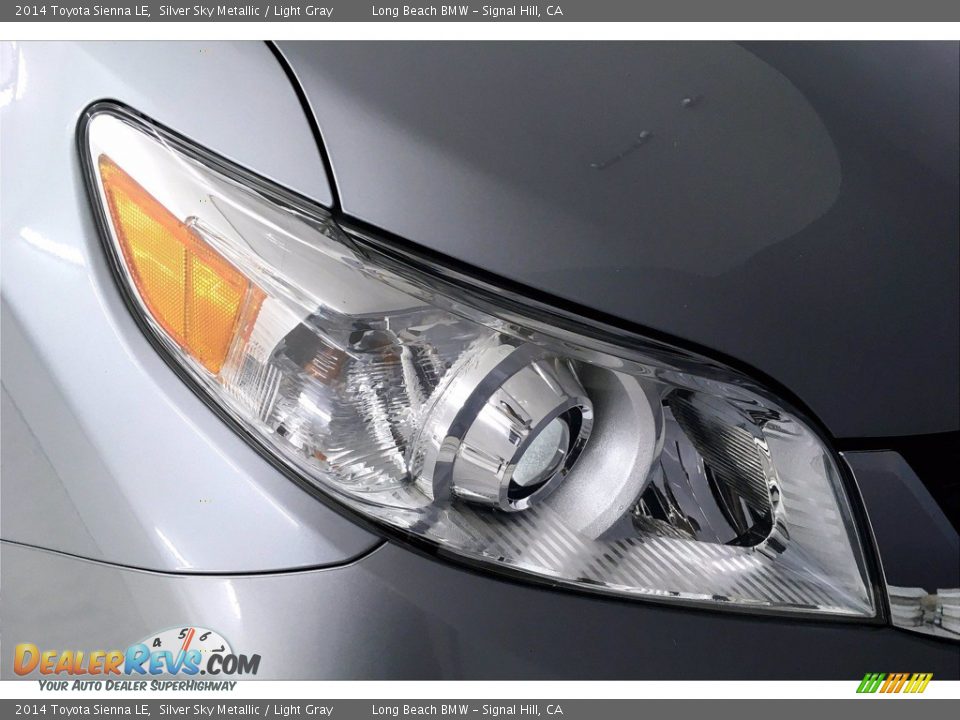 2014 Toyota Sienna LE Silver Sky Metallic / Light Gray Photo #26