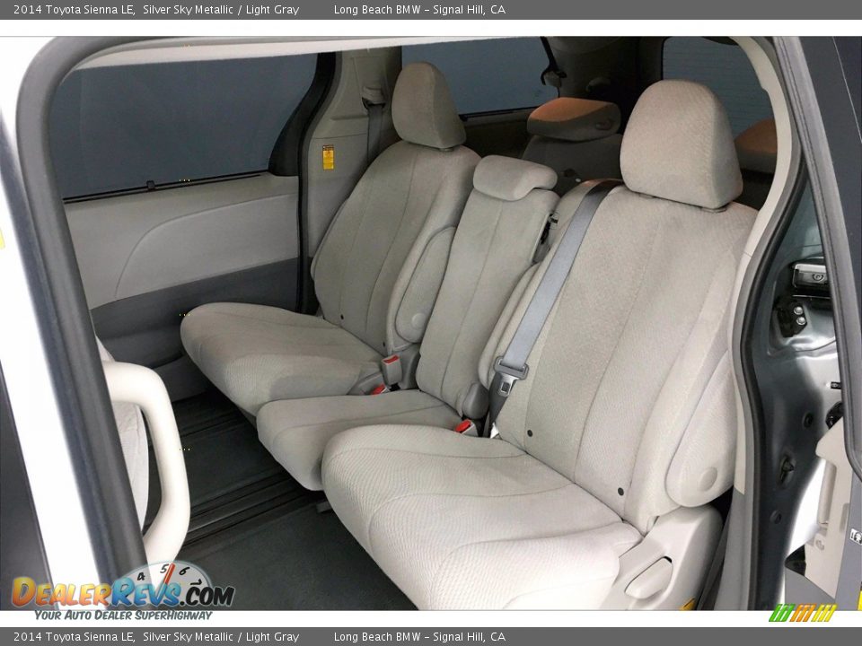 2014 Toyota Sienna LE Silver Sky Metallic / Light Gray Photo #30
