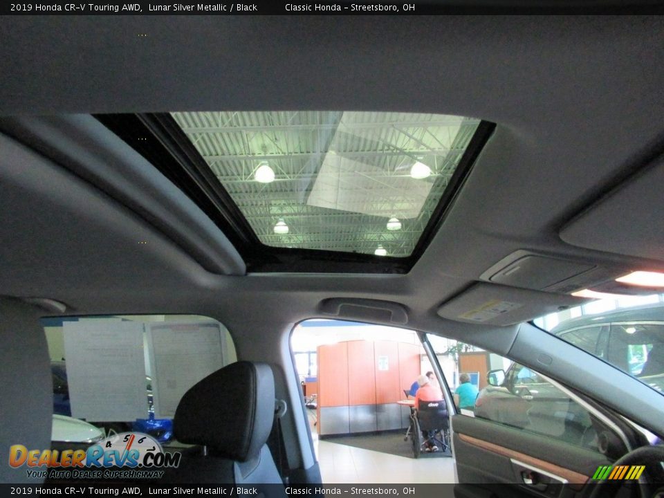 2019 Honda CR-V Touring AWD Lunar Silver Metallic / Black Photo #17