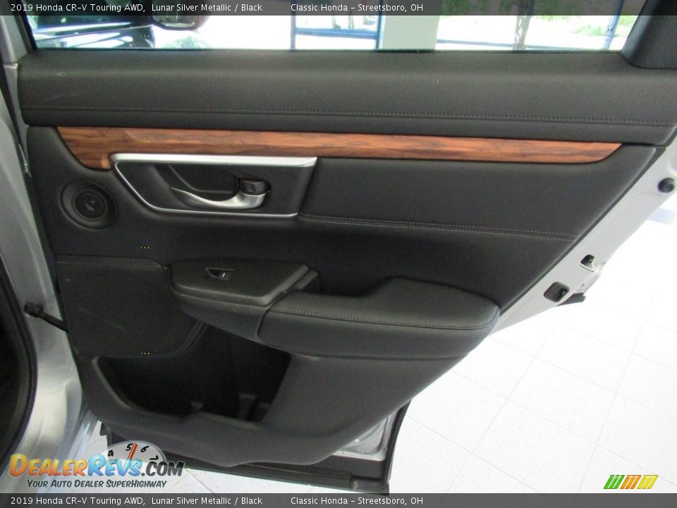 2019 Honda CR-V Touring AWD Lunar Silver Metallic / Black Photo #18