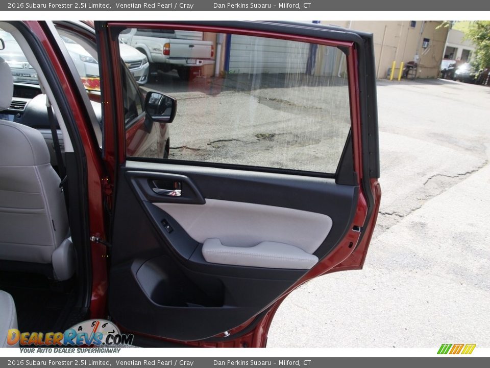 2016 Subaru Forester 2.5i Limited Venetian Red Pearl / Gray Photo #15