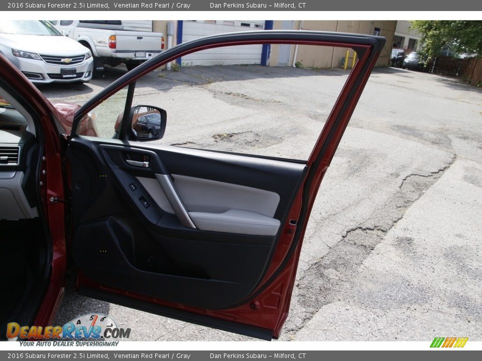 2016 Subaru Forester 2.5i Limited Venetian Red Pearl / Gray Photo #17