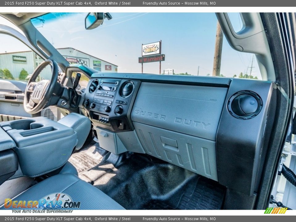 2015 Ford F250 Super Duty XLT Super Cab 4x4 Oxford White / Steel Photo #31