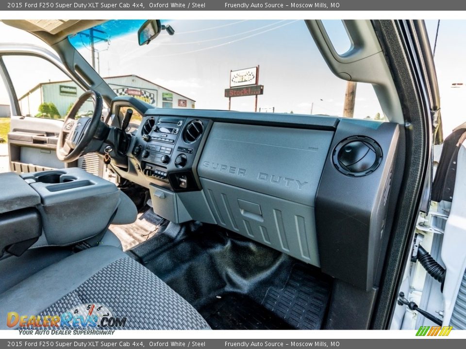 2015 Ford F250 Super Duty XLT Super Cab 4x4 Oxford White / Steel Photo #33