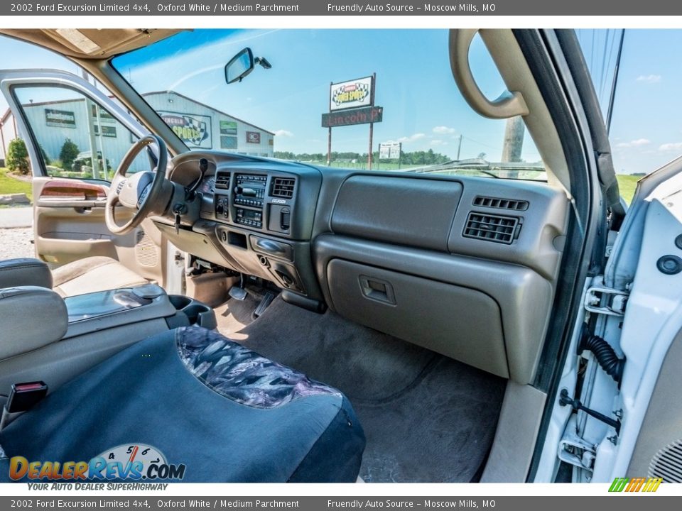 2002 Ford Excursion Limited 4x4 Oxford White / Medium Parchment Photo #31