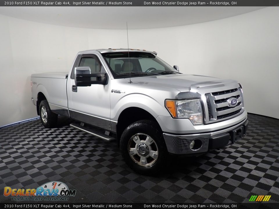 Front 3/4 View of 2010 Ford F150 XLT Regular Cab 4x4 Photo #3