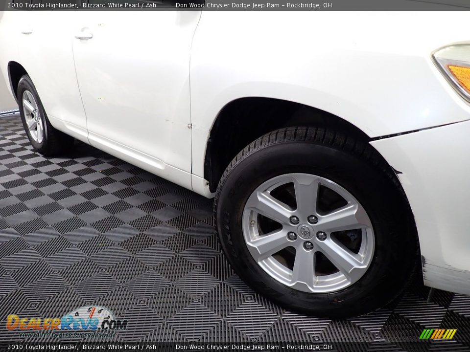 2010 Toyota Highlander Blizzard White Pearl / Ash Photo #3