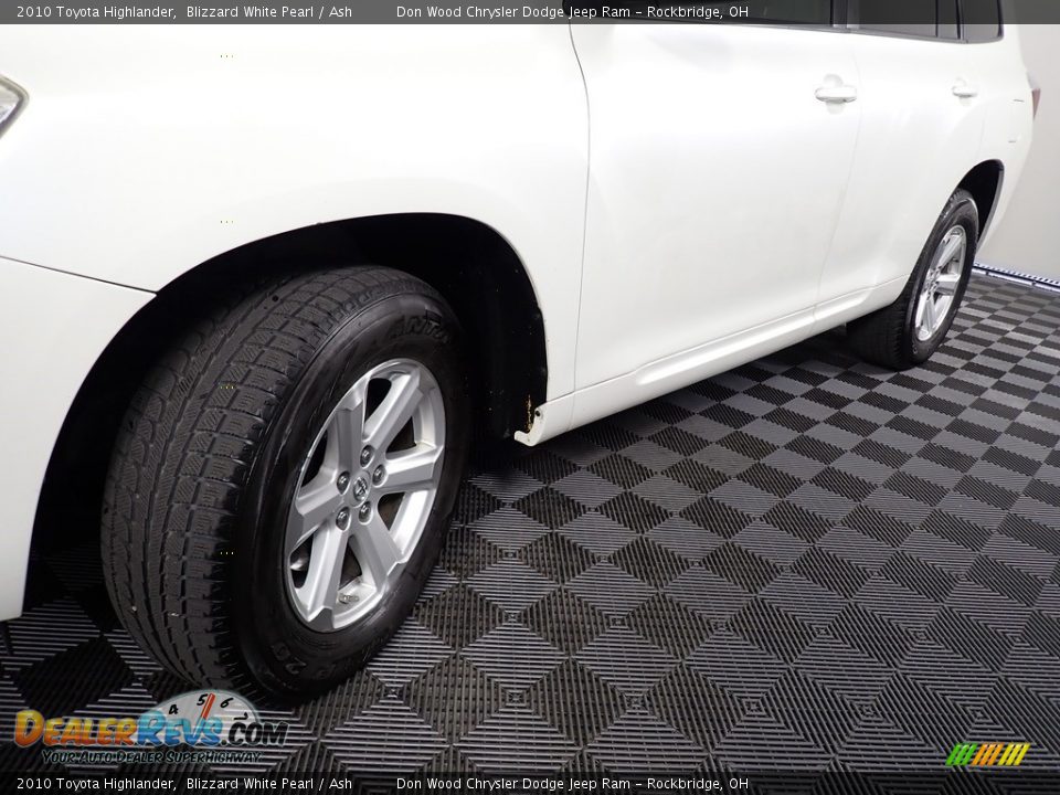 2010 Toyota Highlander Blizzard White Pearl / Ash Photo #8