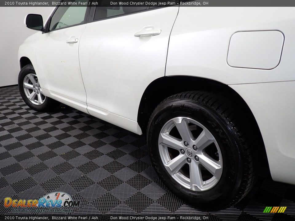 2010 Toyota Highlander Blizzard White Pearl / Ash Photo #9