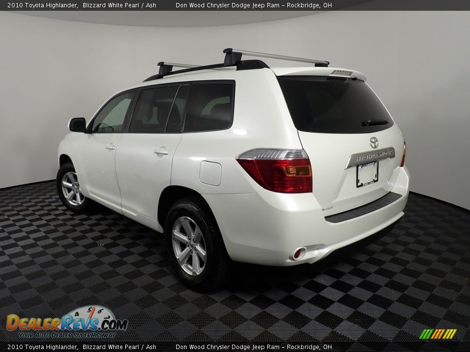 2010 Toyota Highlander Blizzard White Pearl / Ash Photo #10