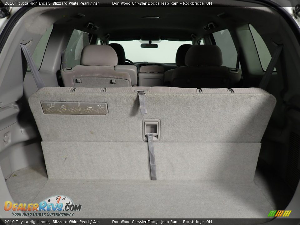 2010 Toyota Highlander Blizzard White Pearl / Ash Photo #13