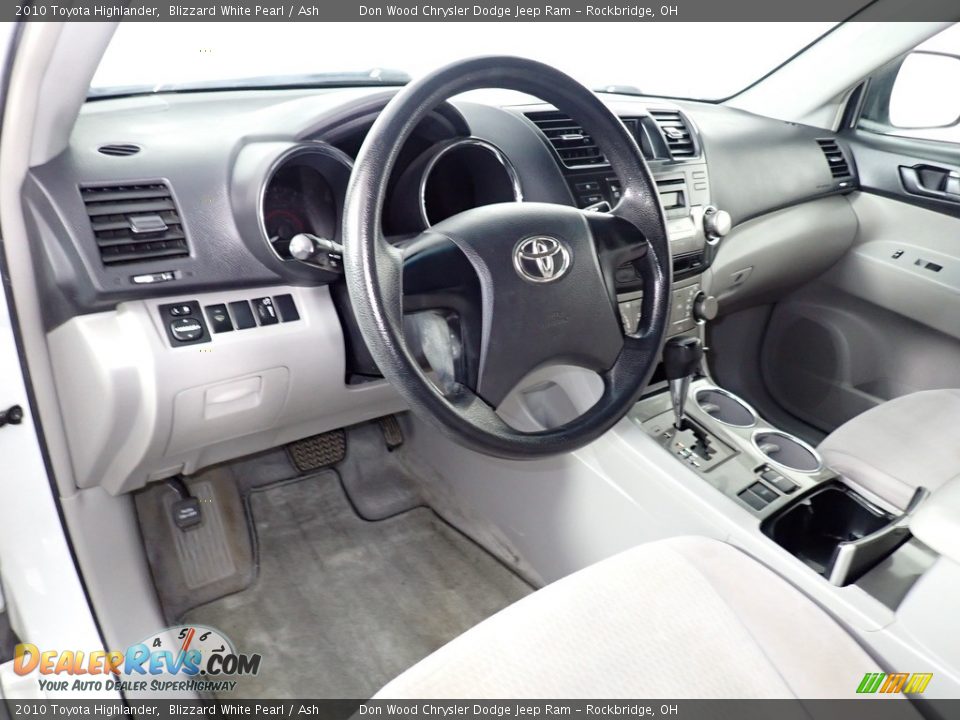 Ash Interior - 2010 Toyota Highlander  Photo #31