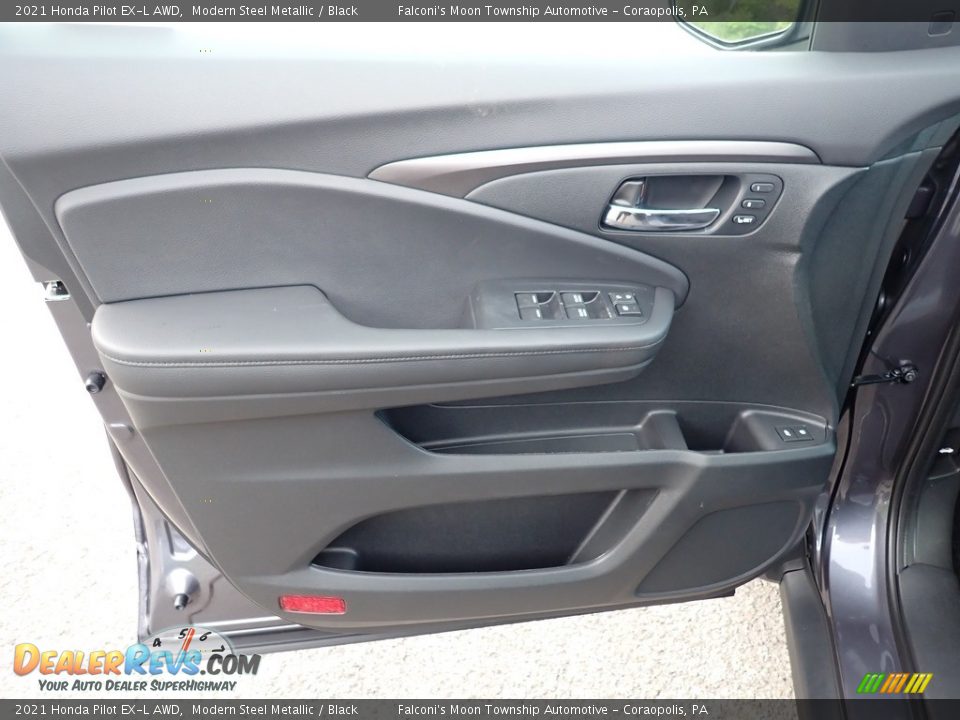 Door Panel of 2021 Honda Pilot EX-L AWD Photo #12