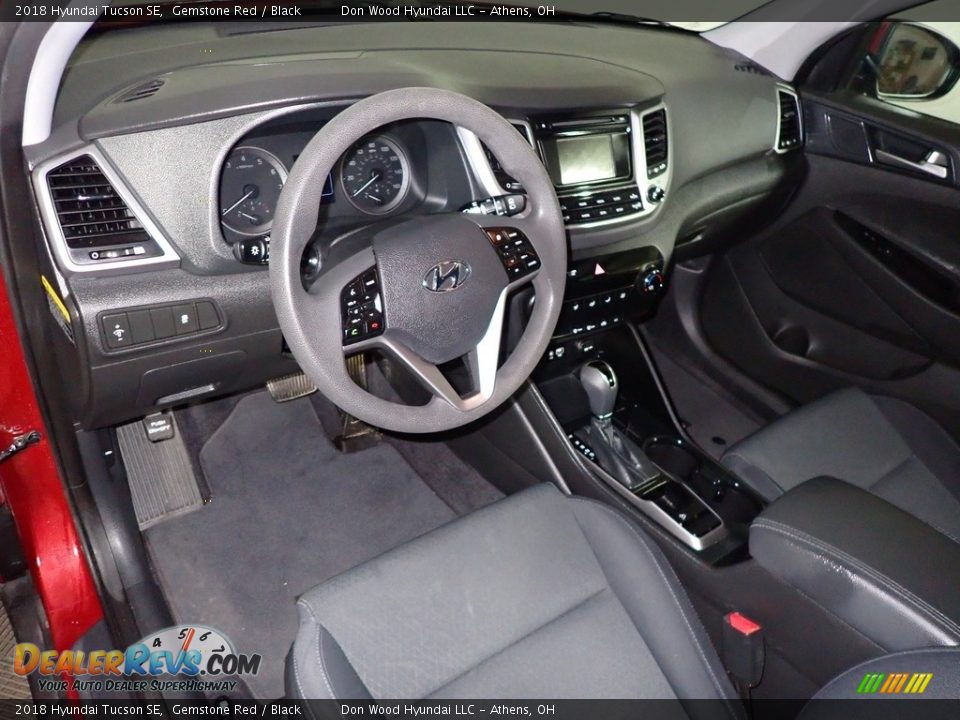 Front Seat of 2018 Hyundai Tucson SE Photo #19