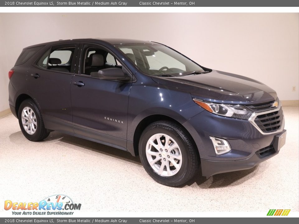 Front 3/4 View of 2018 Chevrolet Equinox LS Photo #1