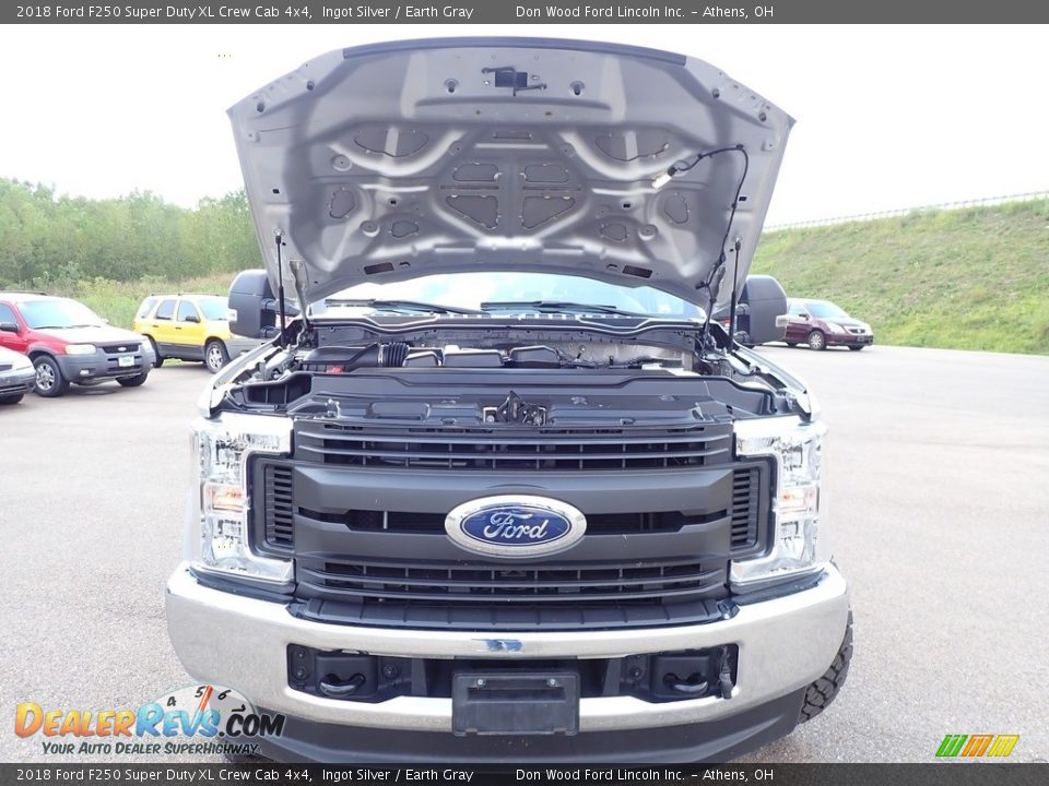 2018 Ford F250 Super Duty XL Crew Cab 4x4 Ingot Silver / Earth Gray Photo #5