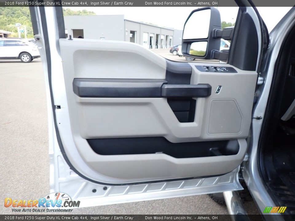 2018 Ford F250 Super Duty XL Crew Cab 4x4 Ingot Silver / Earth Gray Photo #15