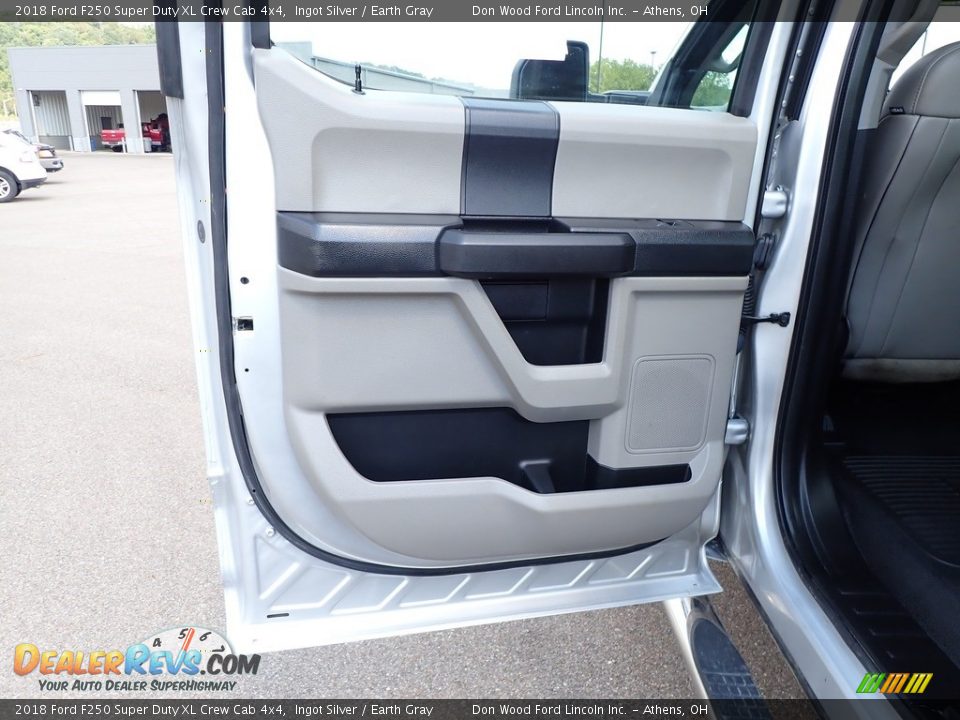 2018 Ford F250 Super Duty XL Crew Cab 4x4 Ingot Silver / Earth Gray Photo #18