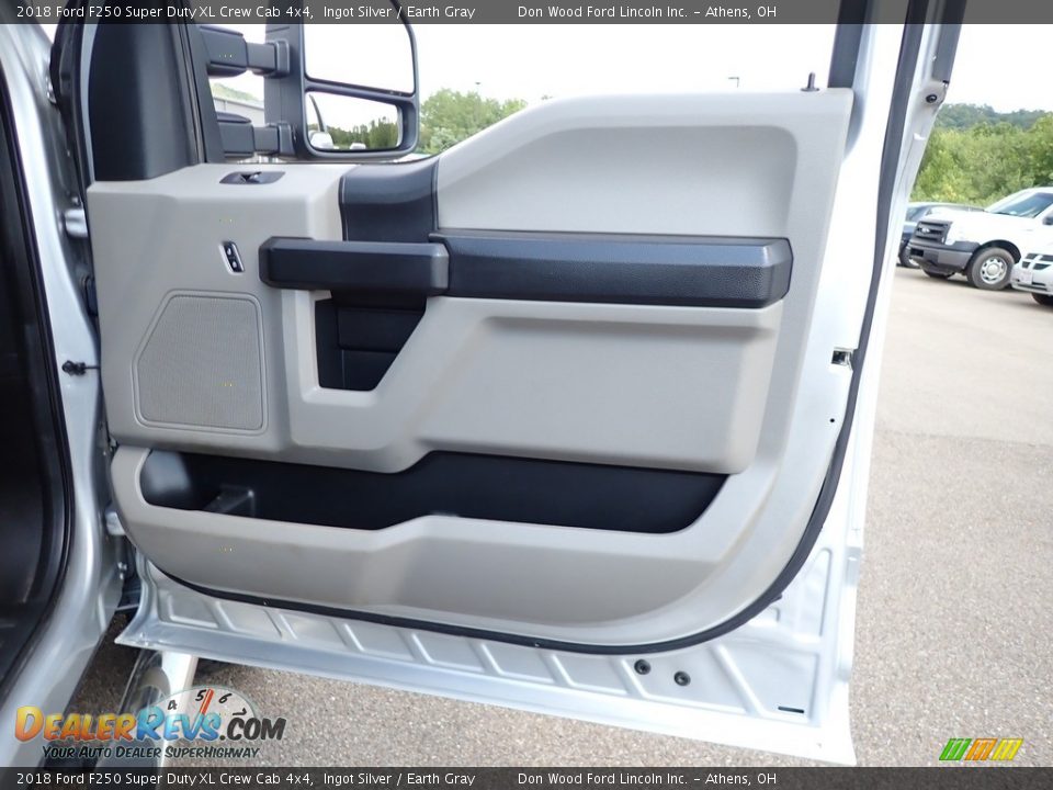 2018 Ford F250 Super Duty XL Crew Cab 4x4 Ingot Silver / Earth Gray Photo #22