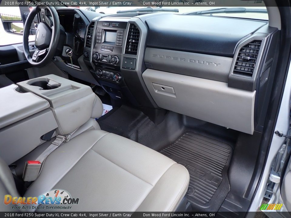 2018 Ford F250 Super Duty XL Crew Cab 4x4 Ingot Silver / Earth Gray Photo #24