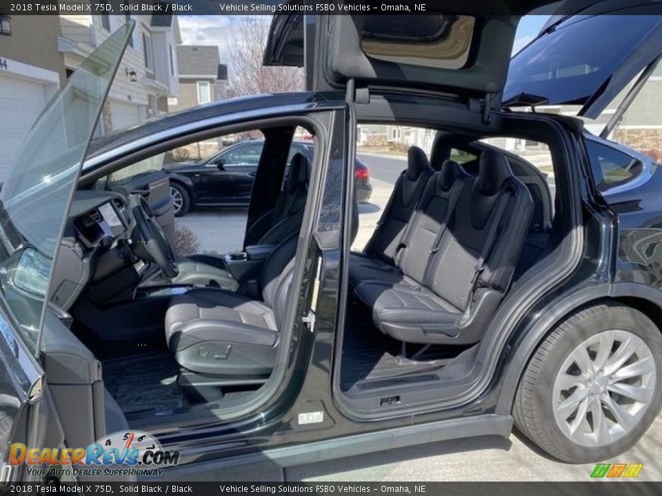 2018 Tesla Model X 75D Solid Black / Black Photo #2