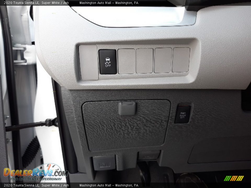 2020 Toyota Sienna LE Super White / Ash Photo #10