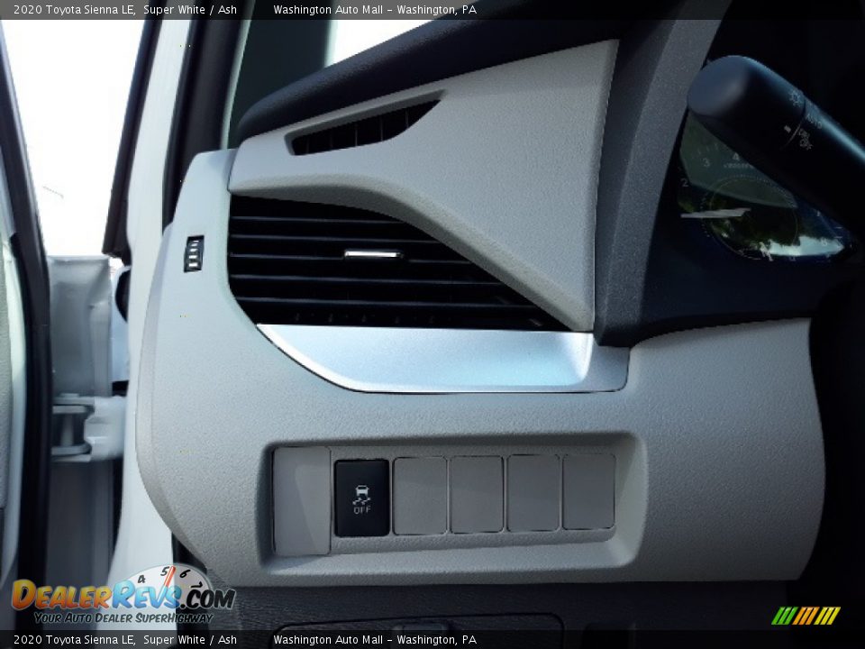 2020 Toyota Sienna LE Super White / Ash Photo #11
