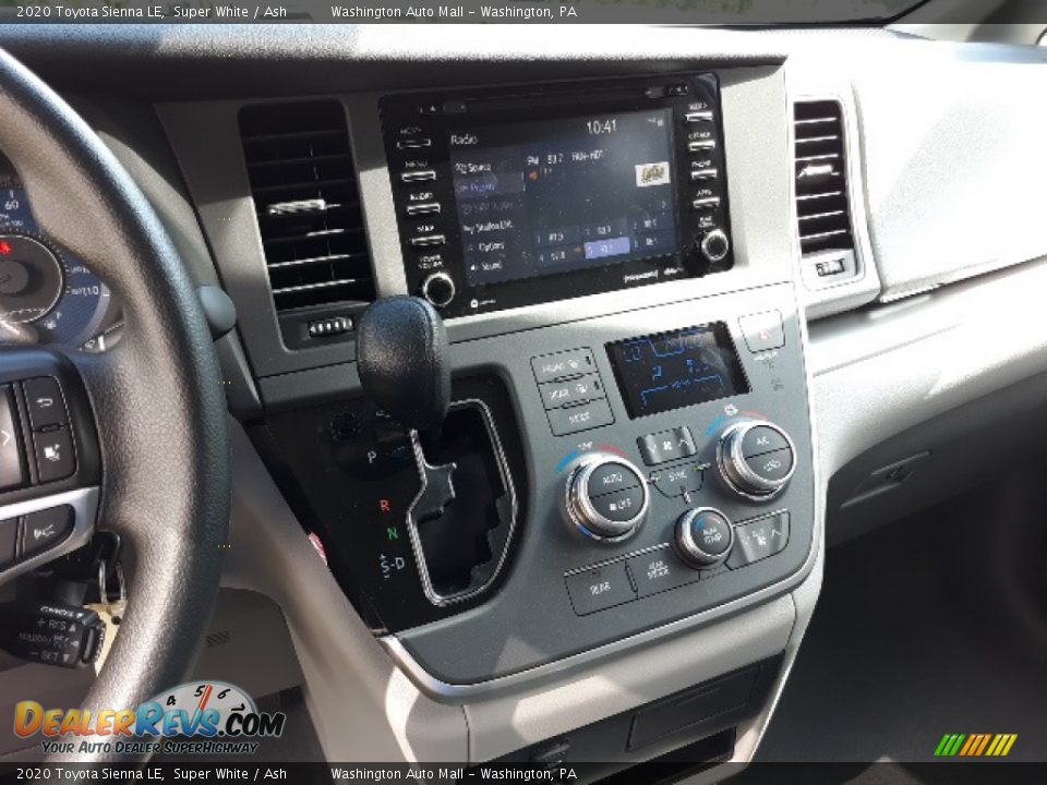 2020 Toyota Sienna LE Super White / Ash Photo #12
