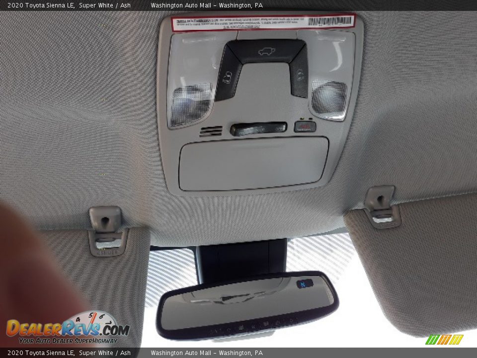 2020 Toyota Sienna LE Super White / Ash Photo #17