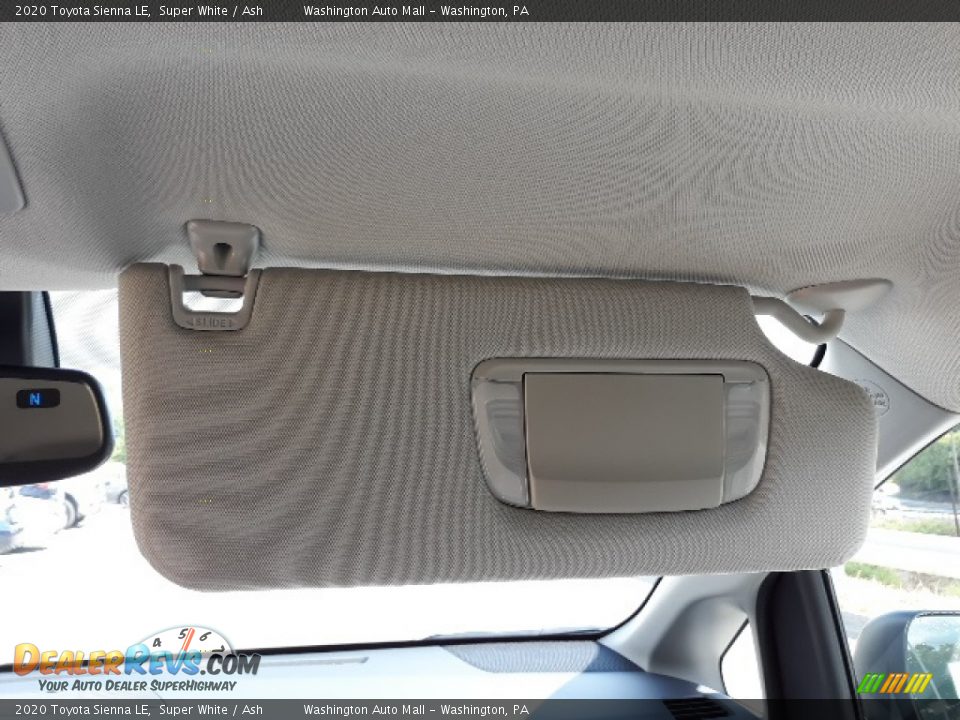 2020 Toyota Sienna LE Super White / Ash Photo #18