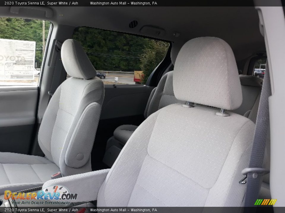 2020 Toyota Sienna LE Super White / Ash Photo #20