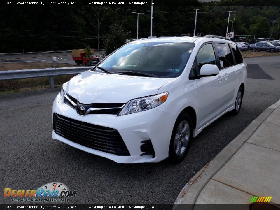 2020 Toyota Sienna LE Super White / Ash Photo #26
