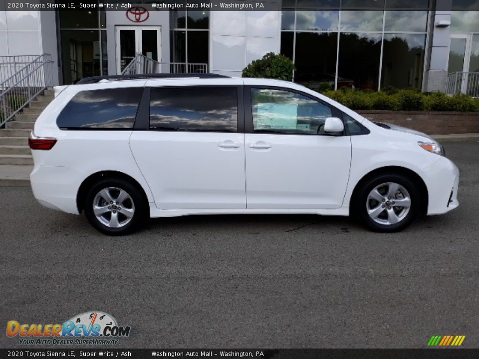 2020 Toyota Sienna LE Super White / Ash Photo #29