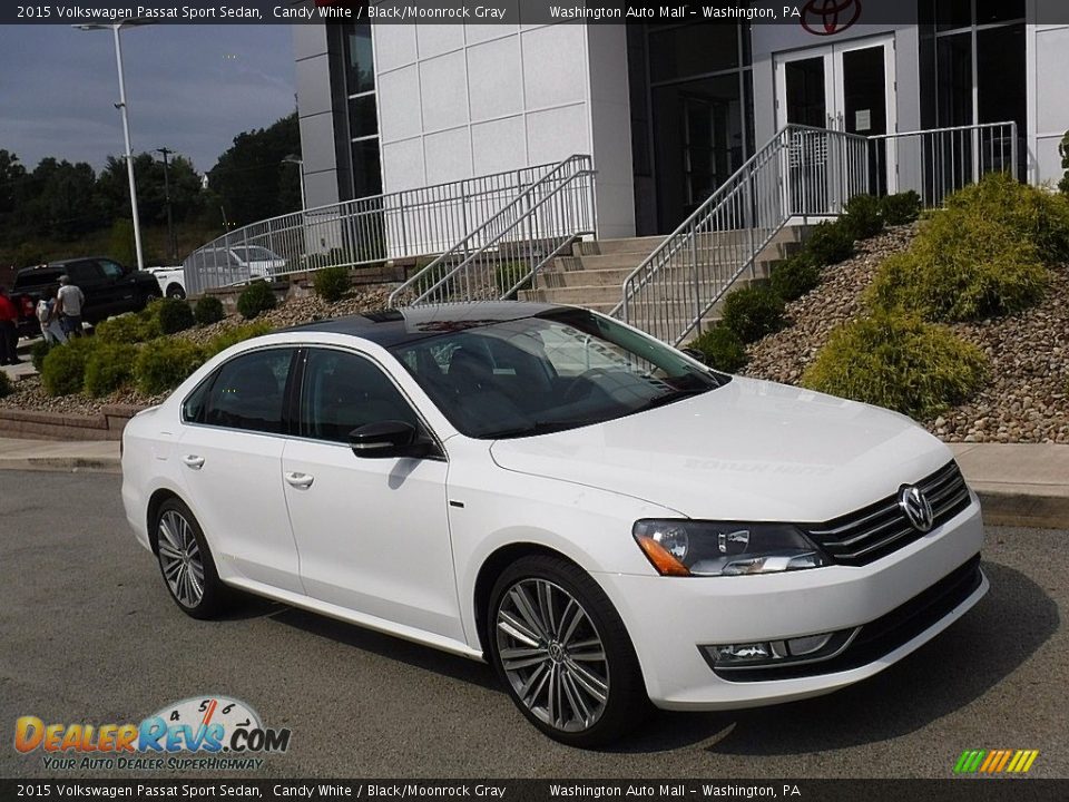 Front 3/4 View of 2015 Volkswagen Passat Sport Sedan Photo #1