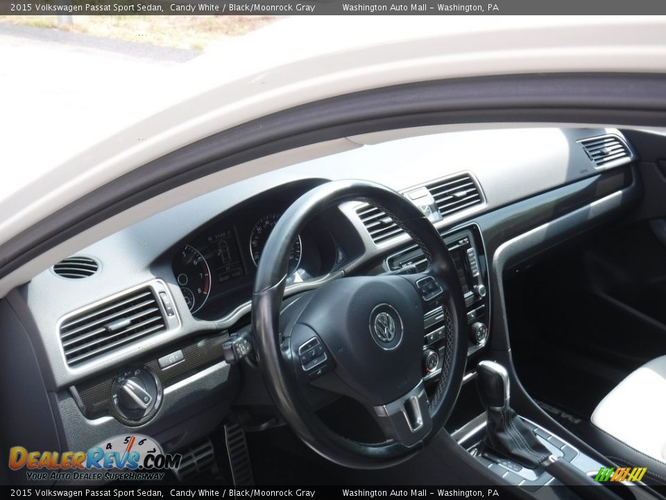 Dashboard of 2015 Volkswagen Passat Sport Sedan Photo #18