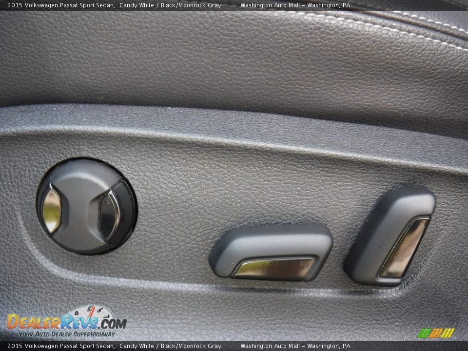 Front Seat of 2015 Volkswagen Passat Sport Sedan Photo #21