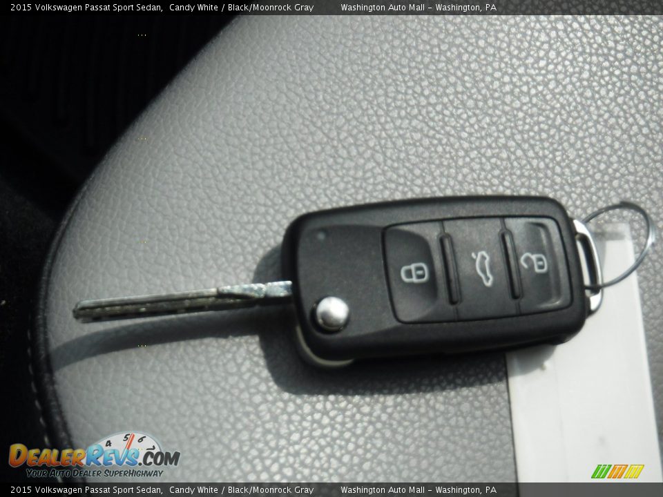 Keys of 2015 Volkswagen Passat Sport Sedan Photo #24